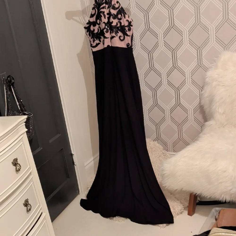 Elegant Black and blush Halter Evening Gown - Picture 2 of 2